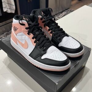 Air Jordan 1 mid